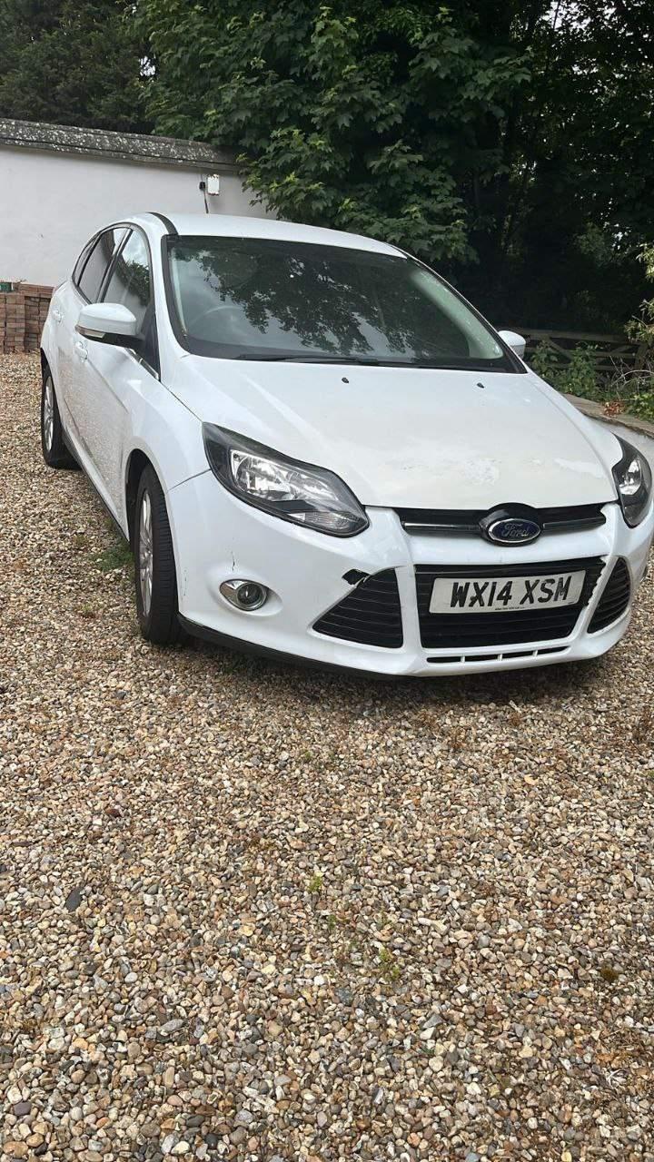 Cheap Ford Focus - 1.0T EcoBoost Titanium Navigator Euro 5 (s/s) 5dr - CAR AVAILABLE FOR PARTS/REPAIR for sale in Gravesend, Kent