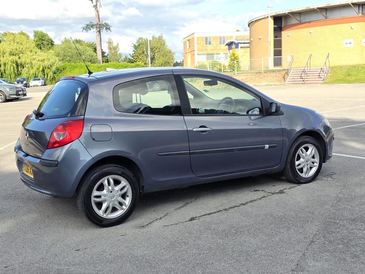 Renault Clio - 1.4 16v Dynamique 3dr - LOW MILES+2 OWNERS - Image 7