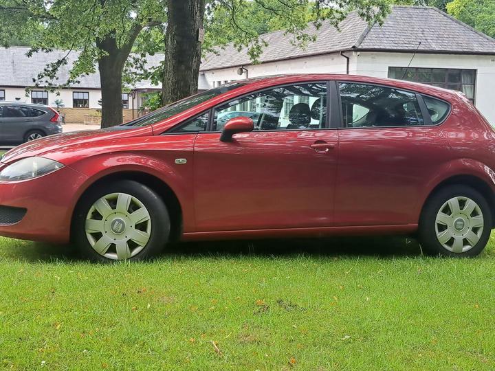SEAT Leon - 1.6 8V Reference Euro 4 5dr - FULL SERVICE HISTORY,3 OWNER - Image 11