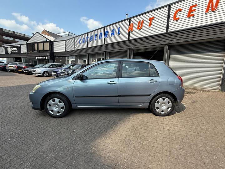Toyota Corolla - 1.4 VVT-i T2 5dr - Great first time car - Image 4