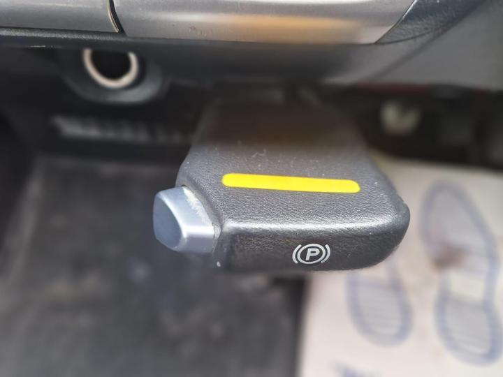 Honda FR-V - 1.7 i-VTEC SE 5dr - New in stock and ready to go - Image 14