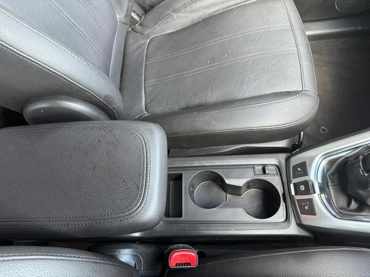 Vauxhall Antara - 2.2 CDTi SE 4WD Euro 5 (s/s) 5dr (SNav) - MOT|FSH|CHEAP|TOW BAR - Image 14