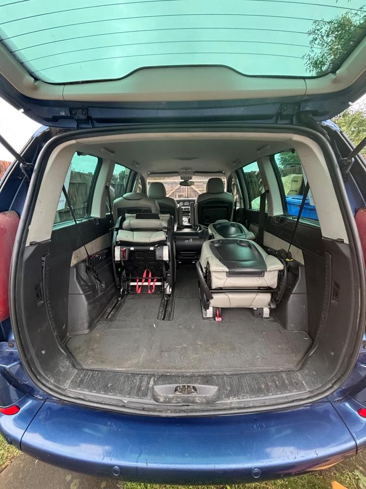 Peugeot 807 - 2.0 HDi Executive 5dr - Image 16