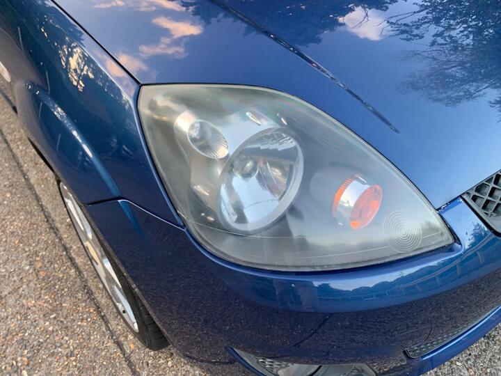 Ford Fiesta - 1.25 Zetec Blue Edition 5dr - Image 6