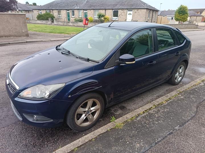 Cheap Ford Focus - 1.6 Zetec 5dr - Ideal for fixer project! for sale in Elgin, Moray
