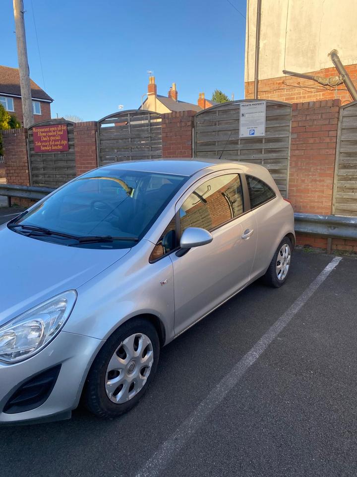 Vauxhall Corsa - 1.2 16V Exclusiv Euro 5 3dr (A/C) - Image 5