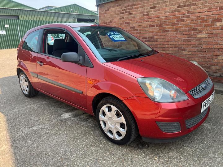 Cheap Ford Fiesta - 1.25 Style Climate 3dr - Ideal 1st car for sale in Tamworth, Staffordshire