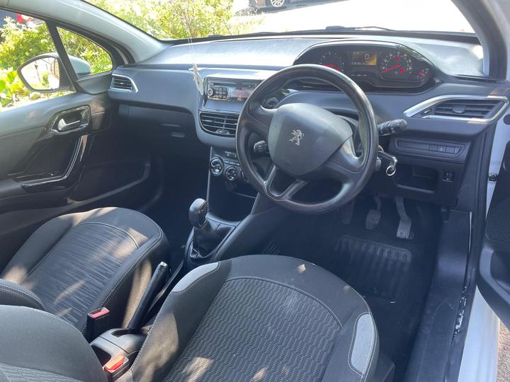 Peugeot 208 - 1.0 VTi Access+ Euro 5 3dr - Image 9