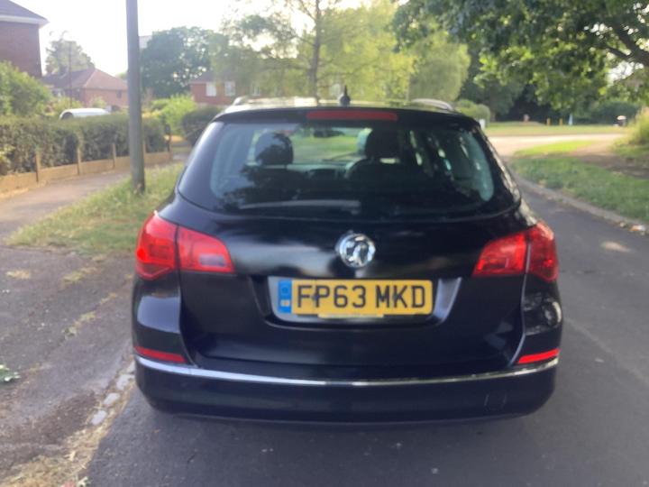 Vauxhall Astra - 1.7 CDTi ecoFLEX Tech Line Sports Tourer Euro 5 (s/s) 5dr - MOT JUNE 2026 (28-06-2026) - Image 7