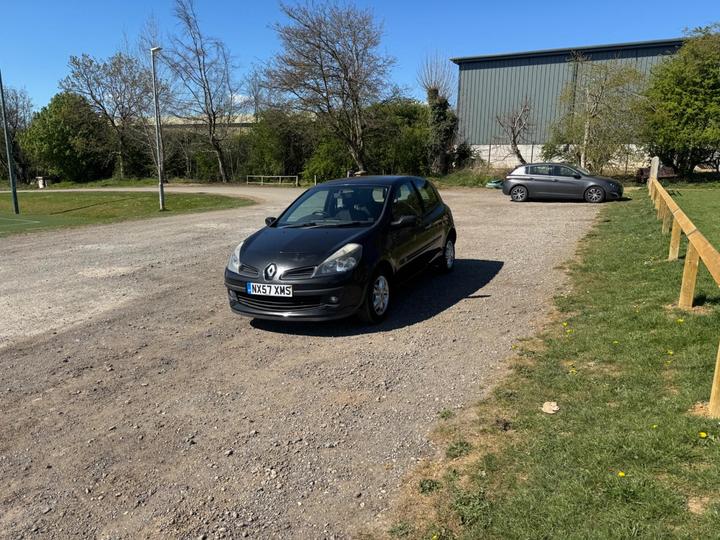 Renault Clio - 1.4 16v Dynamique 3dr - full v5 available - Image 5