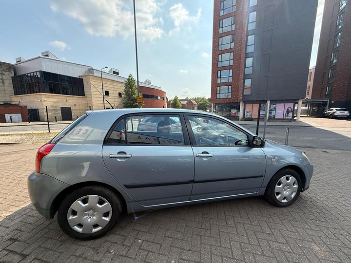 Toyota Corolla - 1.4 VVT-i T2 5dr - Great first time car - Image 9