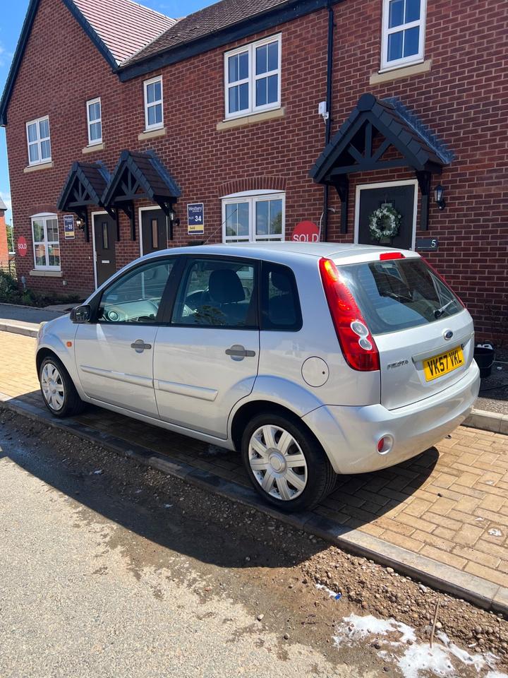 Cheap Ford Fiesta - 1.4 Style Climate 5dr - New Clutch - 12 months MOT! for sale in Stratford, Bedfordshire
