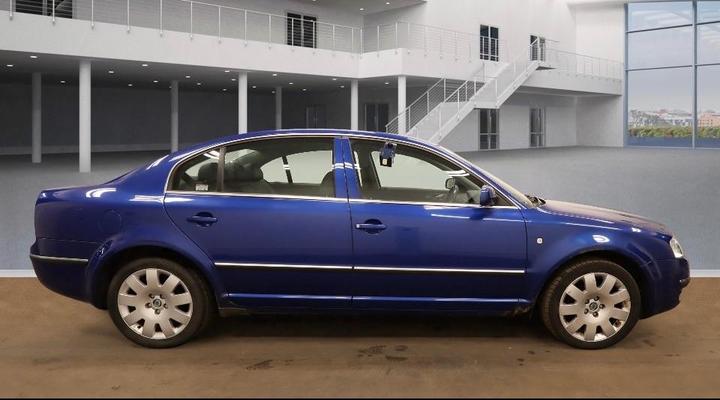 Skoda Superb - 2.0 TDI Pure Drive Elegance 4dr - PART EX WELCOME- DELIVERY - Image 2