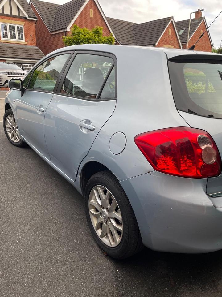 Toyota Auris - 1.6 VVT-i TR 5dr - Reliable with Service History - Image 2