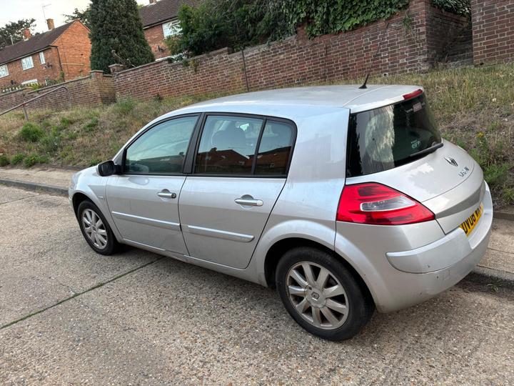 Renault Megane - 1.5 dCi Tech Run 5dr - Image 4