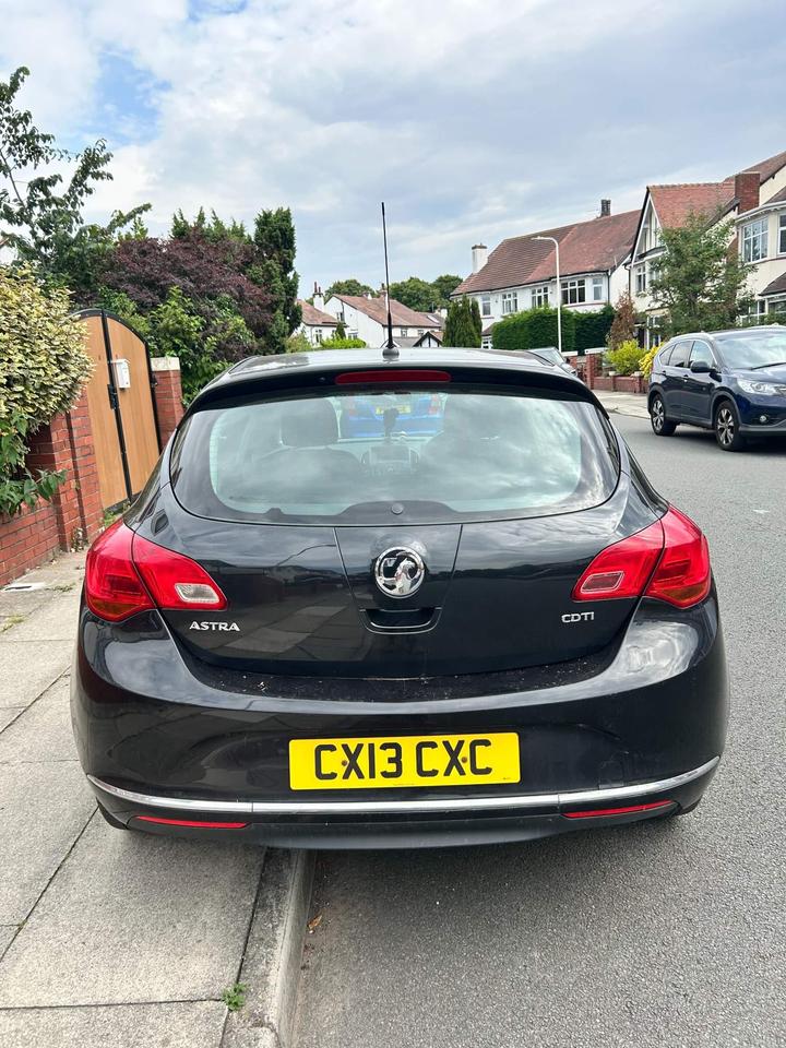 Vauxhall Astra - 1.7 CDTi ecoFLEX ES Euro 5 (s/s) 5dr - Image 4