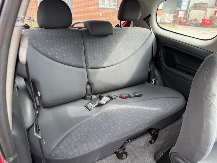 Toyota Yaris - 1.0 VVT-i Colour Collection 3dr - Image 11