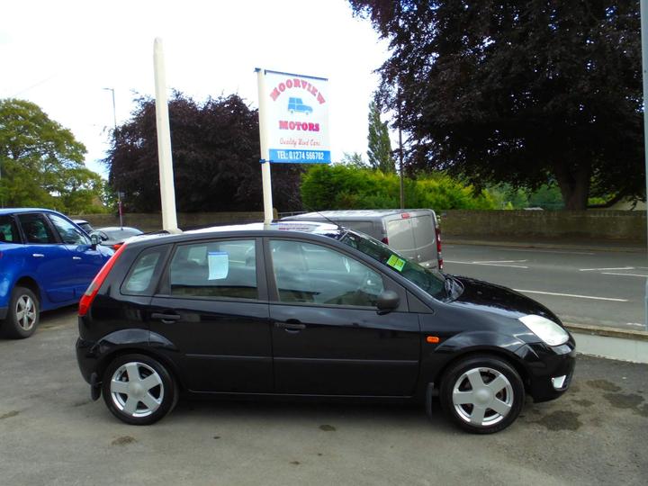 Ford Fiesta - 1.4 Zetec 5dr - TIDY LITTLE 5 DOOR HATCHBACK - Image 24