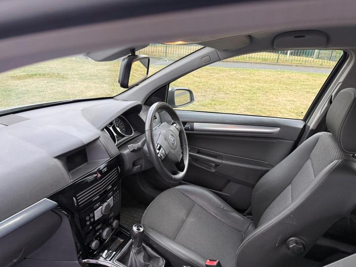 Vauxhall Astra - 1.6i 16v Design 5dr - Full Service History - Image 27