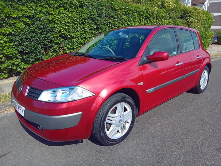 Renault Megane - 1.6 VVT Privilege 5dr - Image 13