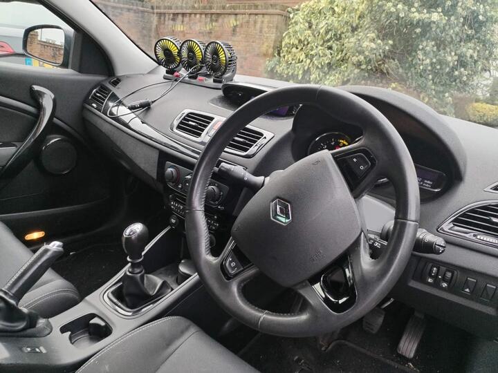 Renault Megane - 1.5 dCi Dynamique Euro 4 3dr - Image 6