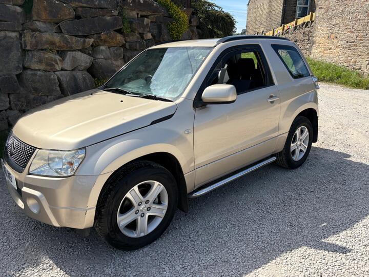 Cheap Suzuki Grand Vitara - 1.6 VVT 4WD Euro 4 3dr - SPARES OR REPAIRS for sale in New Mills, Derbyshire