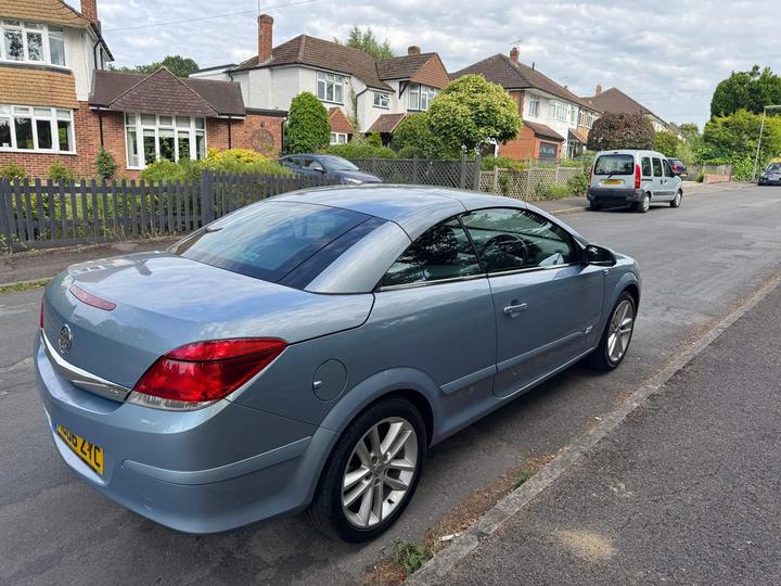Vauxhall Astra - 1.8i 16v Sport Twin Top 2dr - LOW MILES, OWNED 7 YEARS. - Image 21