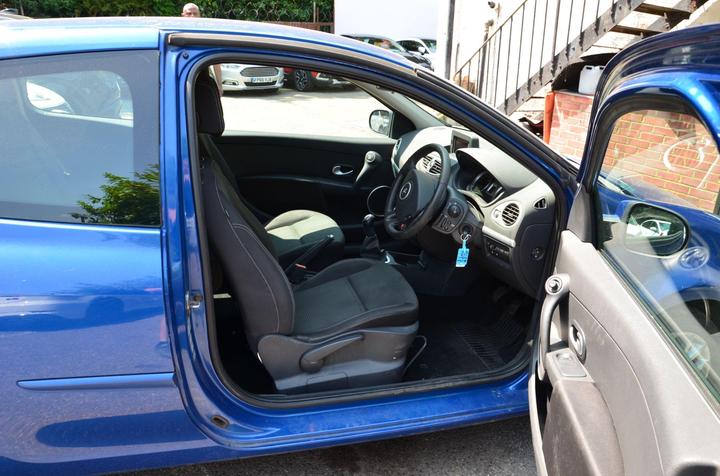 Renault Clio - 1.2 Dynamique TomTom Euro 4 3dr - HPI CLEAR * ULEZ - Image 8