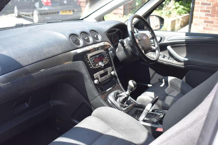 Ford S-Max - 2.0 TDCi Titanium Euro 4 5dr - Image 10