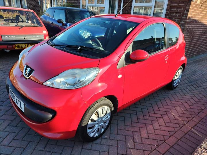 Cheap Peugeot 107 - 1.0 12V Urban Euro 4 3dr - 12 months MOT, Cheap road tax for sale in Fareham, Hampshire