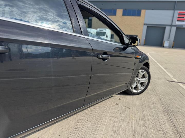 Ford Mondeo - 2.0 TDCi Titanium 5dr - 12 MONTHS MOT! - Image 10