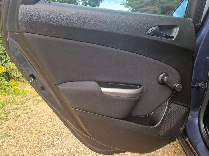 Vauxhall Astra - 1.4 16v Exclusiv Euro 5 5dr - New in stock and ready to go - Image 33