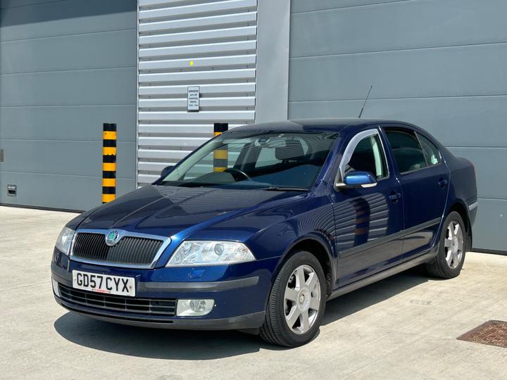 Skoda Octavia - 2.0 TDI Elegance Euro 4 5dr - 1 OWNER+FULL HISTORY+2 KEYS - Image 2