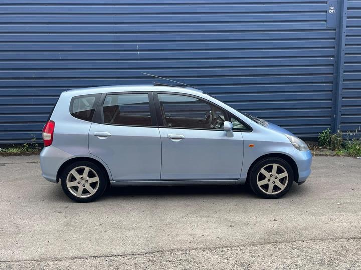 Cheap Honda Jazz - 1.4 i-DSI SE Sport 5dr - comes with 12 months mot for sale in Liverpool, Merseyside