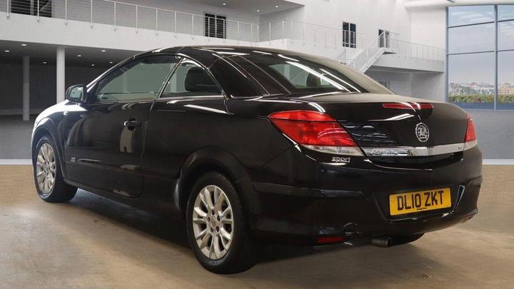 Vauxhall Astra - 1.8i 16v Sport Twin Top 2dr - 2 KEYS + SERVICE HISTORY - Image 2