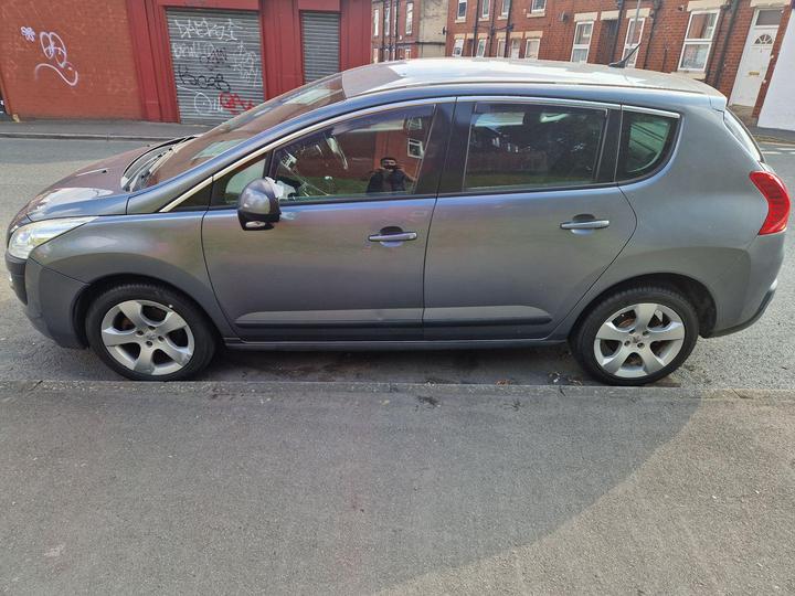 Cheap Peugeot 3008 - 1.6 HDi Active Euro 5 5dr for sale in Leeds, West Yorkshire
