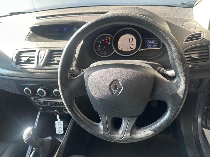 Renault Megane - 1.6 16V I-Music Euro 5 5dr - 12 MONTHS MOT-2KEYS-HISTORY - Image 26