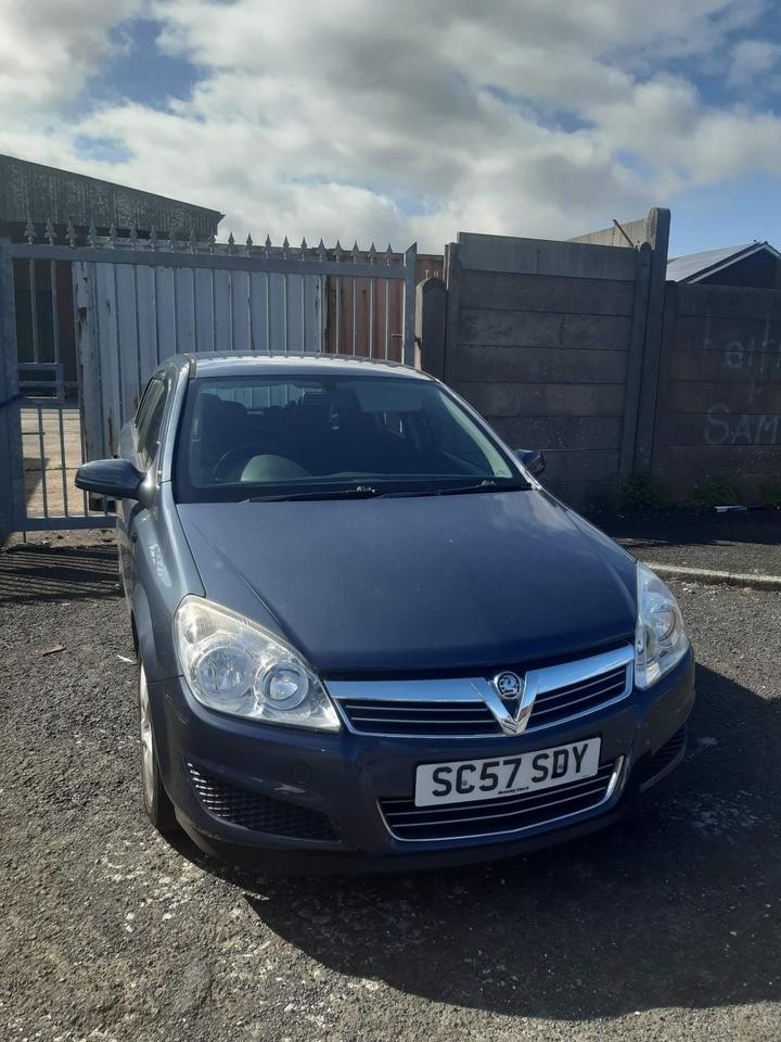 Cheap Vauxhall Astra - 1.4i 16v Breeze 5dr for sale in Manchester, Greater Manchester