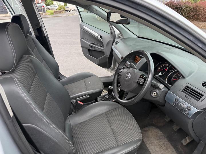 Vauxhall Astra - 1.6i 16v Design 5dr - Full Service History - Image 17