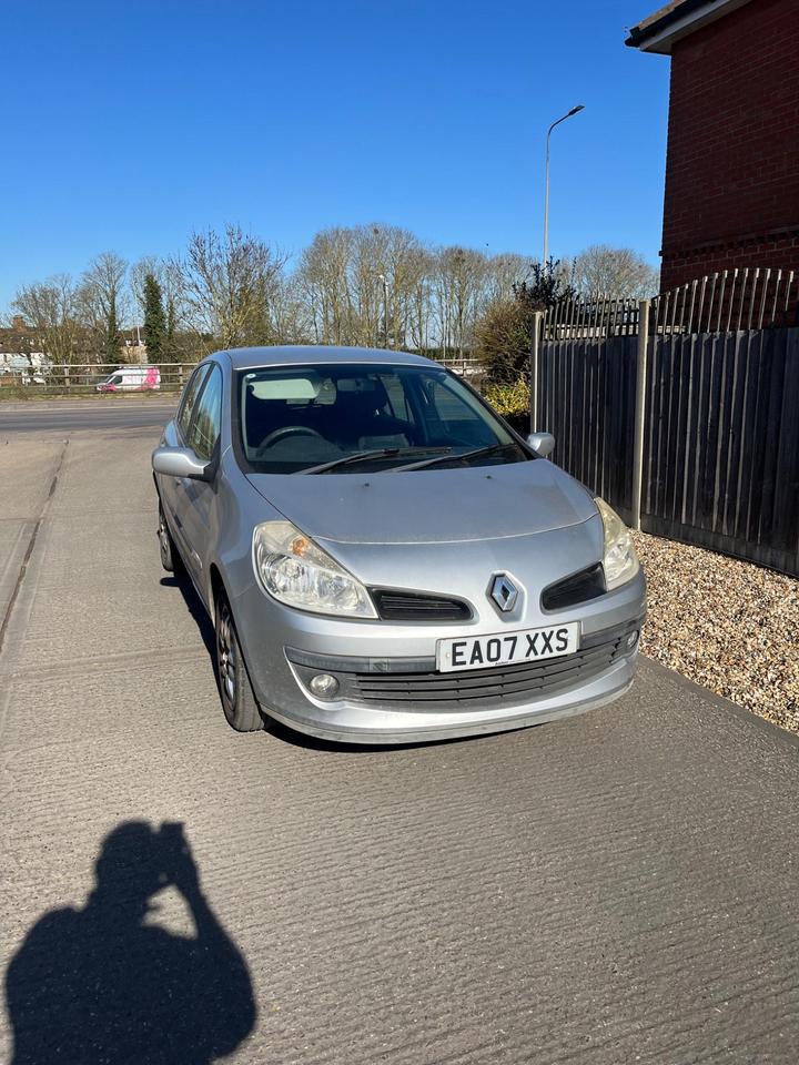 Renault Clio - 1.5 dCi Rip Curl 3dr - 35 TAX, PART EX TO CLEAR - Image 3