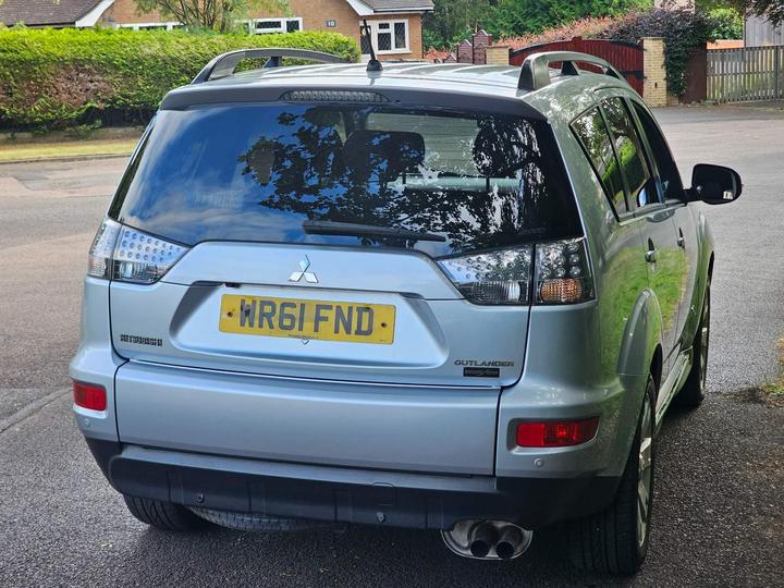 Mitsubishi Outlander - 2.2 DI-D GX4 4WD Euro 5 5dr - read advert - Image 7