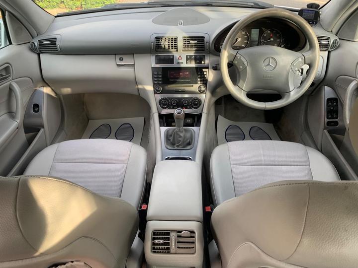 Mercedes-Benz C Class - 1.8 C180 Kompressor Avantgarde SE 4dr - LONG MOT-S/HISTORY-2 KEYS - Image 22