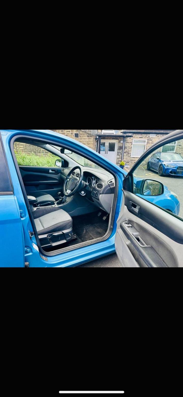 Ford Focus - 1.6 TDCi DPF Zetec 5dr - Image 10