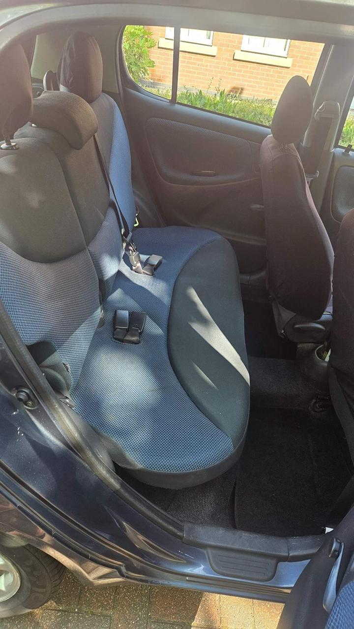 Toyota Yaris - 1.3 VVT-i Blue 5dr - Image 4