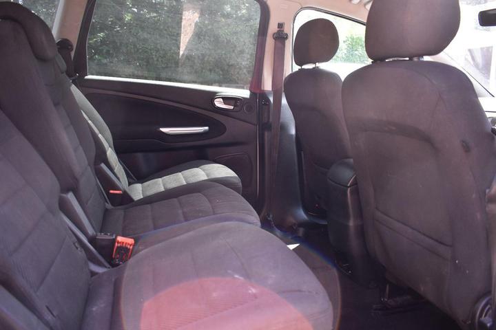 Ford S-Max - 2.0 TDCi Titanium Euro 4 5dr - Image 11