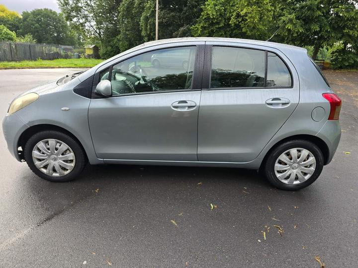 Toyota Yaris - 1.3 VVT-i T3 5dr - Cat N. Full service history - Image 4