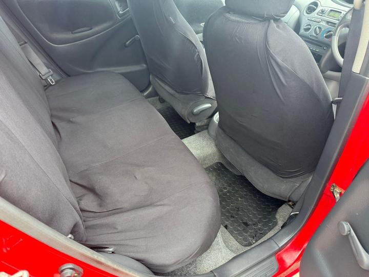 Toyota Yaris - 1.3 VVT-i 16v CDX 5dr - Image 8