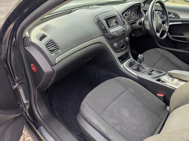 Vauxhall Insignia - 2.0 CDTi ecoFLEX Design Hatchback 5dr Diesel Manual Euro 5 (s/s) (140 ps) - Image 13