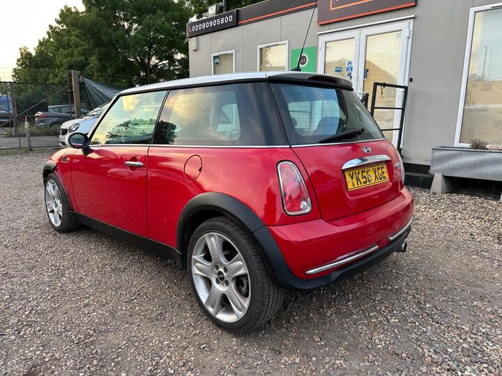 MINI Hatch - 1.6 Cooper Euro 4 3dr - Alloys,A/C,Low Mileage,Tax&Ins - Image 5