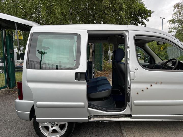 Citroen Berlingo - 2.0 TD Forte Multispace 5dr - long mot-drives well - Image 10